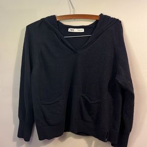 Zara Women’s Navy V-Neck Sweater